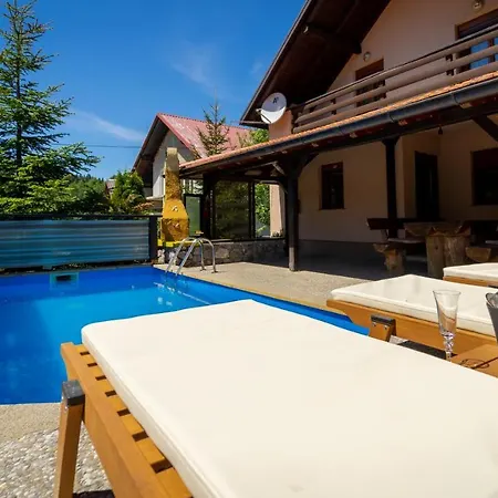 Donna Villa Vrata