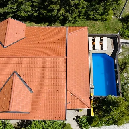 Donna Villa Vrata